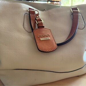 AUTHENTIC Gucci Large Cream Pebbled Leather Tote